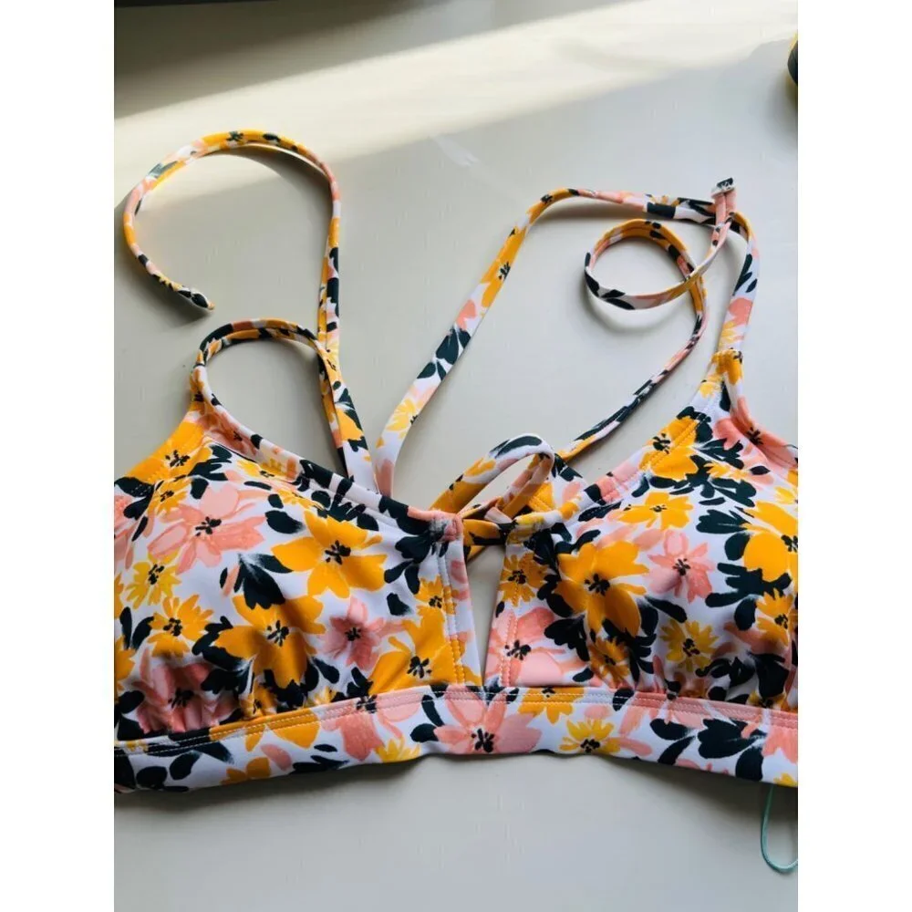 NWOT Kona Sol Swimsuit top size M